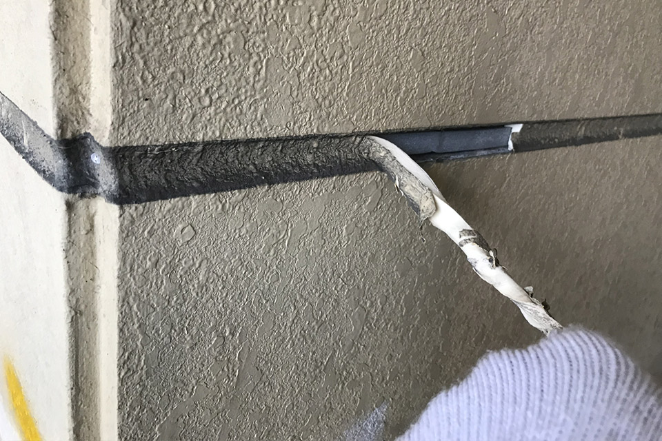 サッシ廻りの三面接着対策